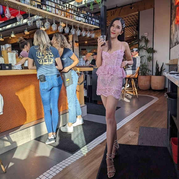 Meet your Posher, Helena - Picture 5 of 16